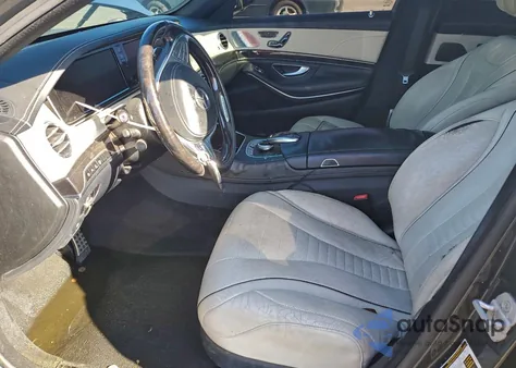 2015 Mercedes-Benz S 550 z USA, uszkodzony, nr VIN WDDUG8CB1FA184236